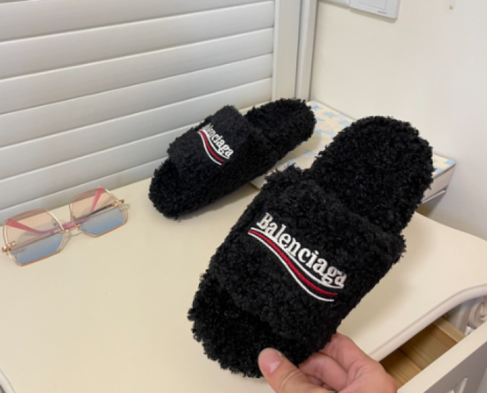 BALCIA Furry Slides
