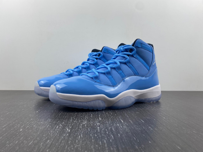 Air Jordan 11 Ultimate Gift Of Flight "Pantone" 717602 900