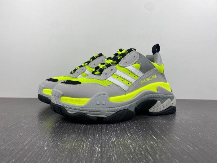 BALCIA TRIPLE S SNEAKER