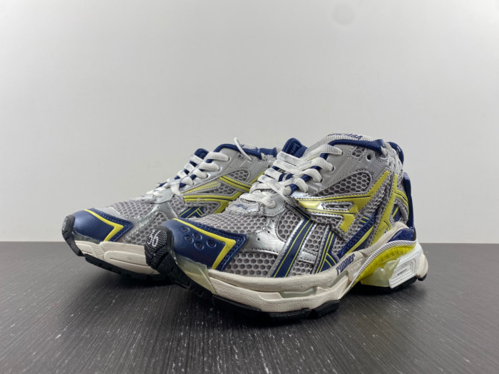 BALCIA RUNNER SNEAKER