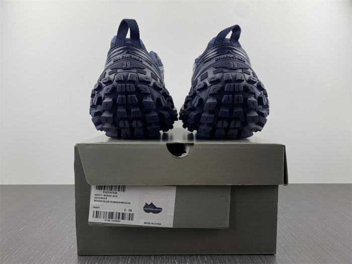 BALCIA DEFENDER SNEAKER