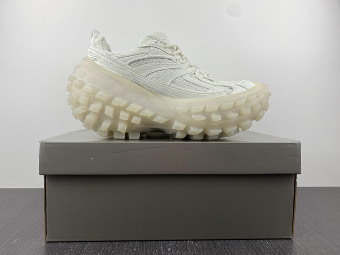 BALCIA DEFENDER SNEAKER