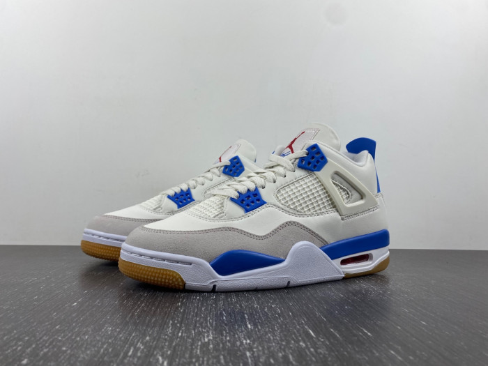 Nike SB x Air Jordan 4 DR5415-104