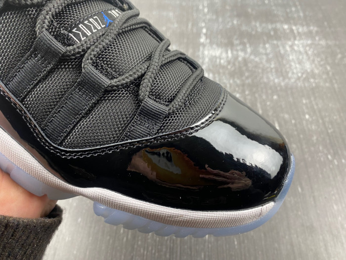 Air Jordan 11 Retro Low "Space Jam" FV5104-004