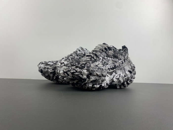 BALCIA DEFENDER SNEAKER