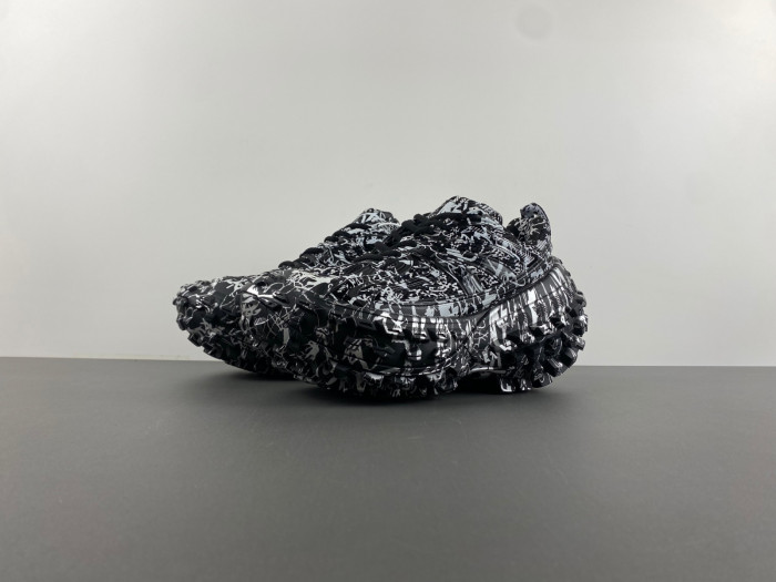 BALCIA DEFENDER SNEAKER