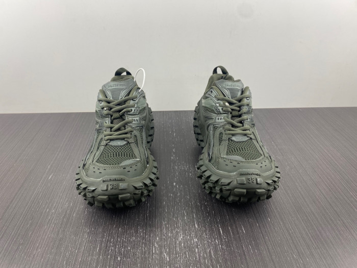 BALCIA DEFENDER SNEAKER