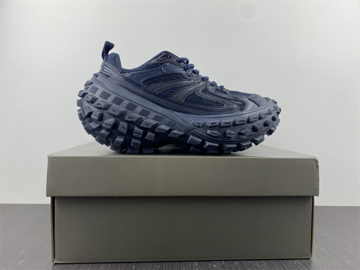 BALCIA DEFENDER SNEAKER