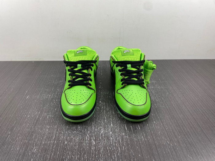 The Powerpuff Girls x Nike SB Dunk Low 