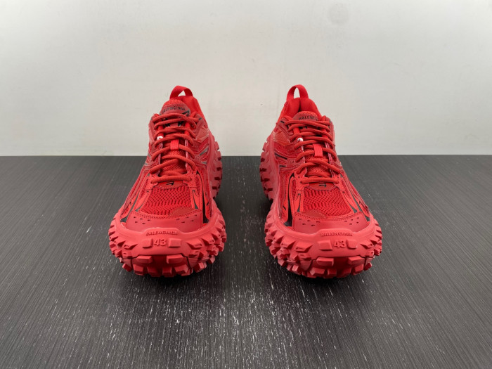 BALCIA DEFENDER SNEAKER