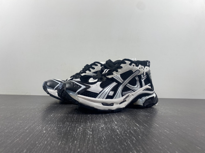 BALCIA RUNNER SNEAKER