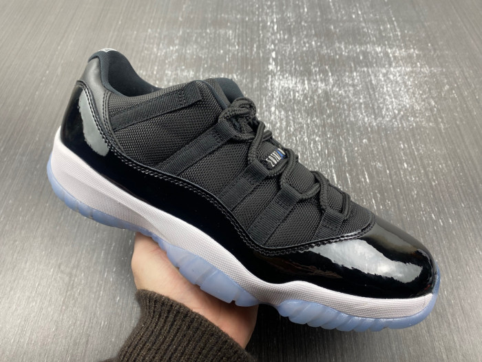 Air Jordan 11 Retro Low "Space Jam" FV5104-004