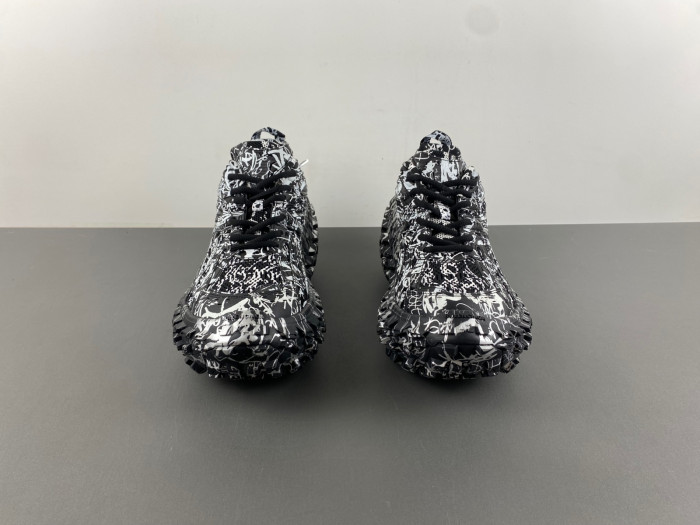 BALCIA DEFENDER SNEAKER