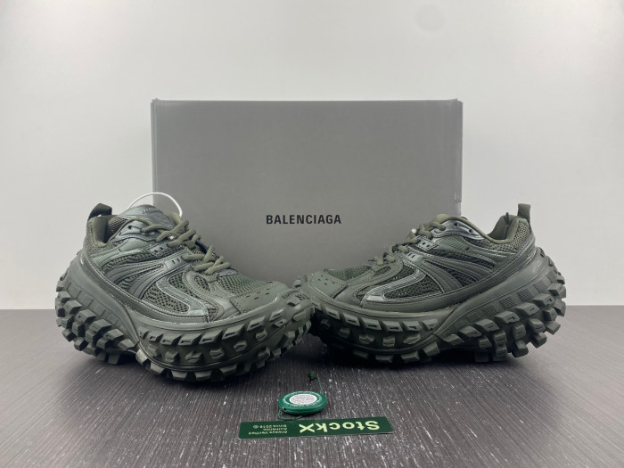 BALCIA DEFENDER SNEAKER