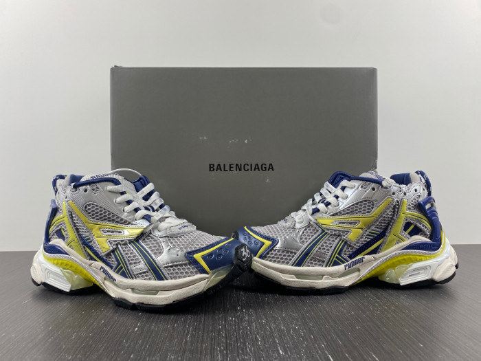 BALCIA RUNNER SNEAKER