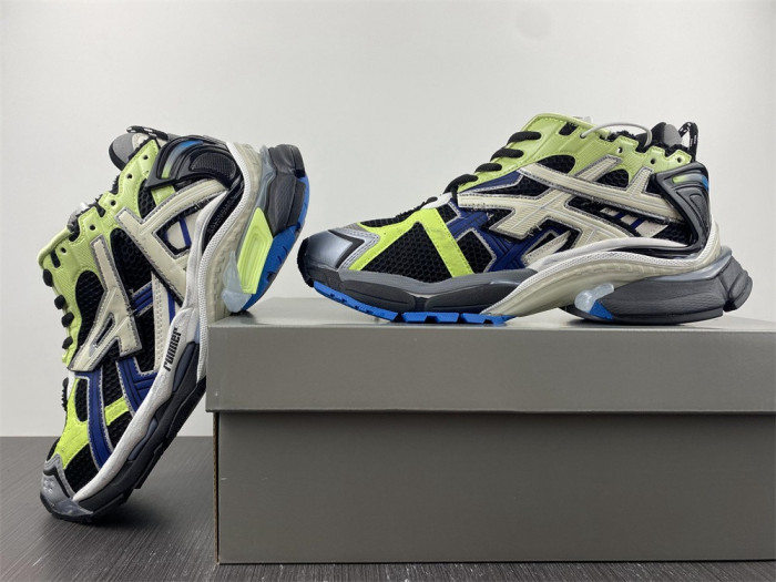 BALCIA RUNNER SNEAKER