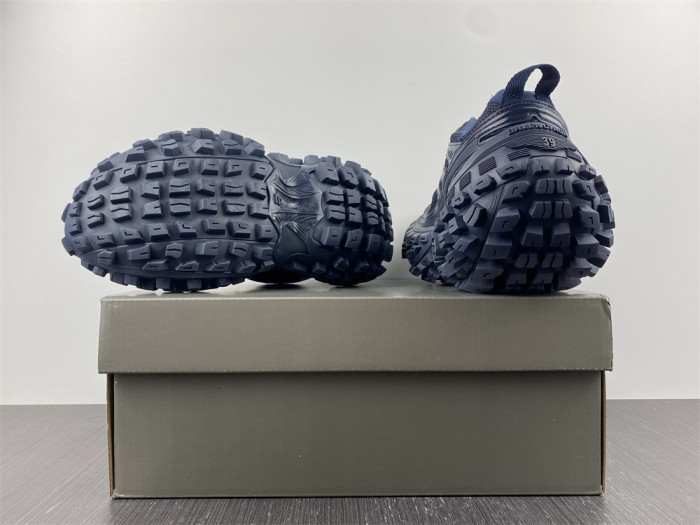 BALCIA DEFENDER SNEAKER