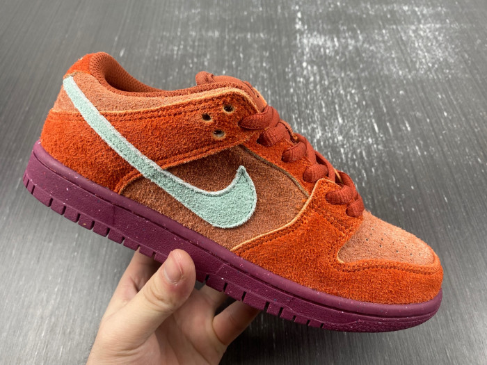 Nike SB Dunk Low Mystic Red DV5429-601
