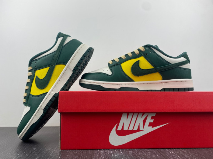 Nike Dunk Low SE Noble Green (Women