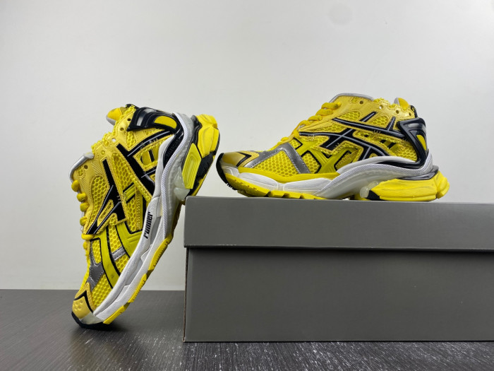 BALCIA RUNNER SNEAKER