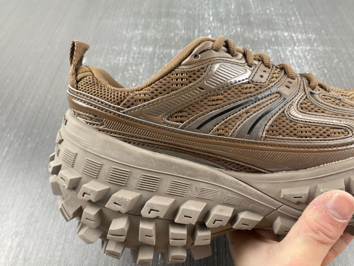 BALCIA DEFENDER SNEAKER