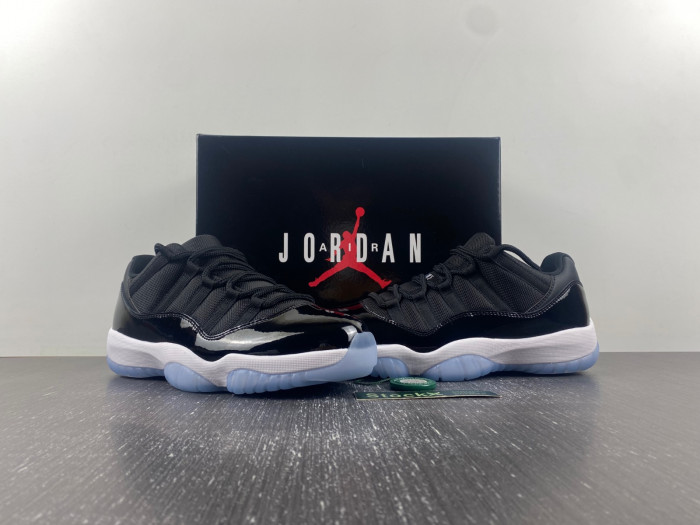 Air Jordan 11 Retro Low 