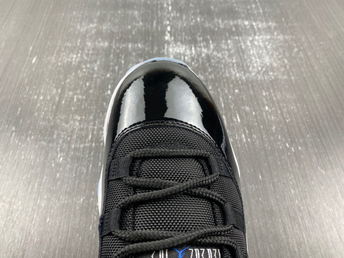 Air Jordan 11 Retro Low "Space Jam" FV5104-004
