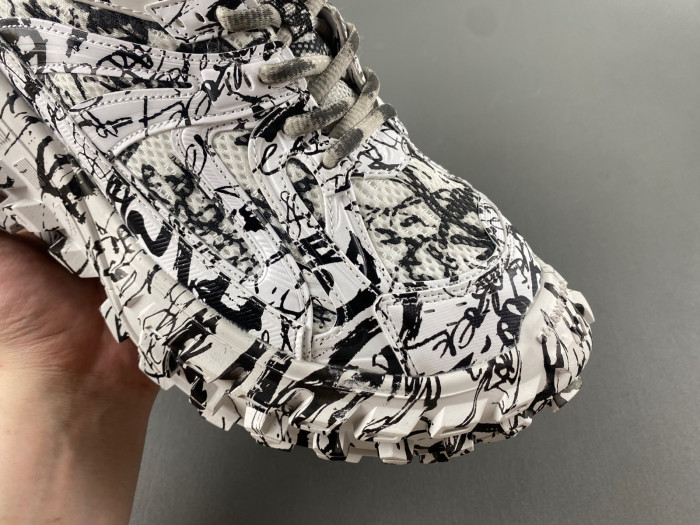 BALCIA DEFENDER SNEAKER