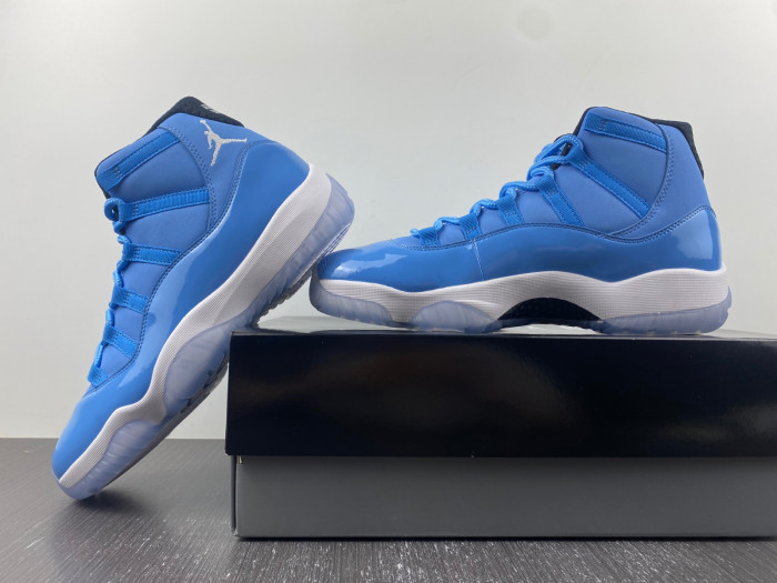 Air Jordan 11 Ultimate Gift Of Flight "Pantone" 717602 900