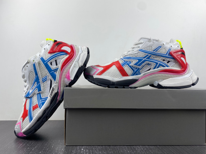 BALCIA RUNNER SNEAKER