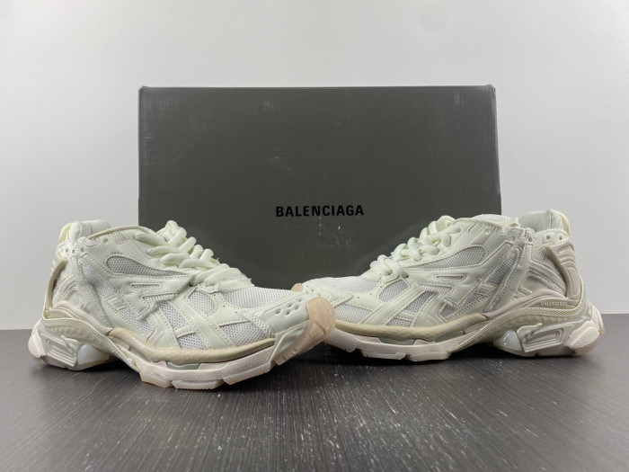 BALCIA RUNNER SNEAKER