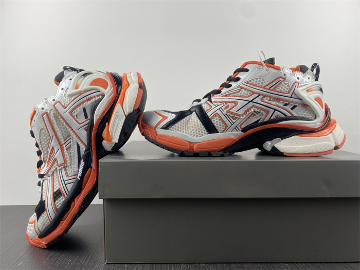 BALCIA RUNNER SNEAKER