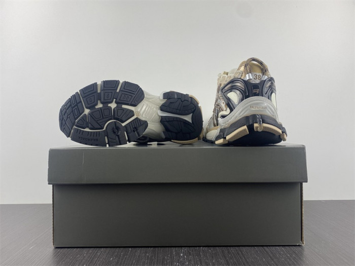 BALCIA RUNNER SNEAKER