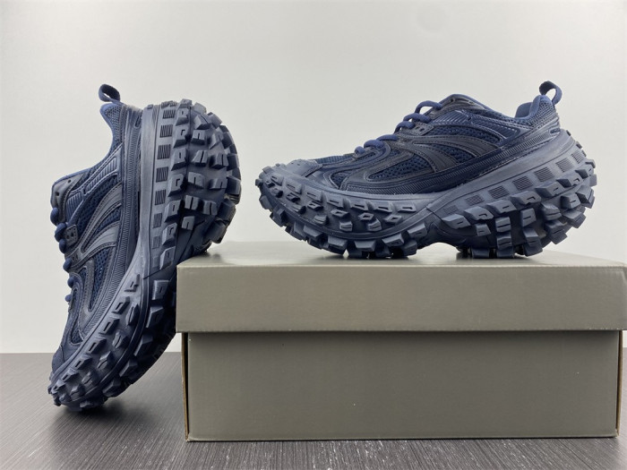 BALCIA DEFENDER SNEAKER