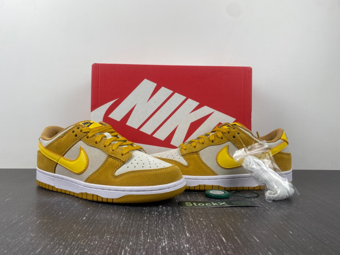 Nike Dunk Low WMNS "Gold Suede" DV7411-200