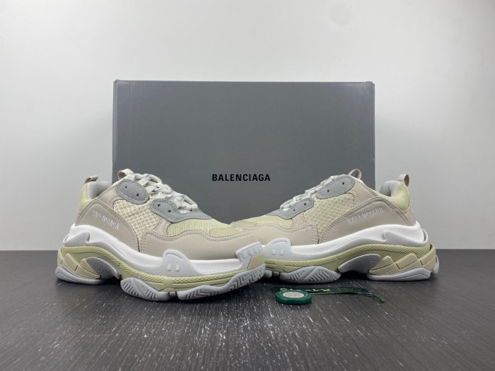BALCIA TRIPLE S SNEAKER
