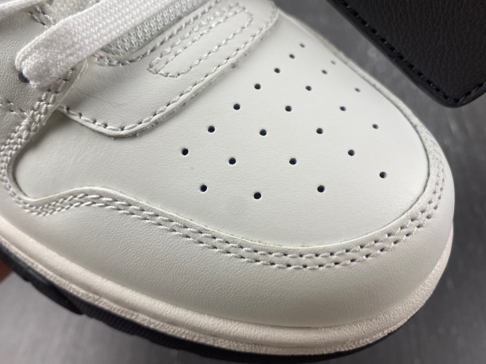 OFW C/O VIRGIL ABLOH Out Of Office OOO Low Tops