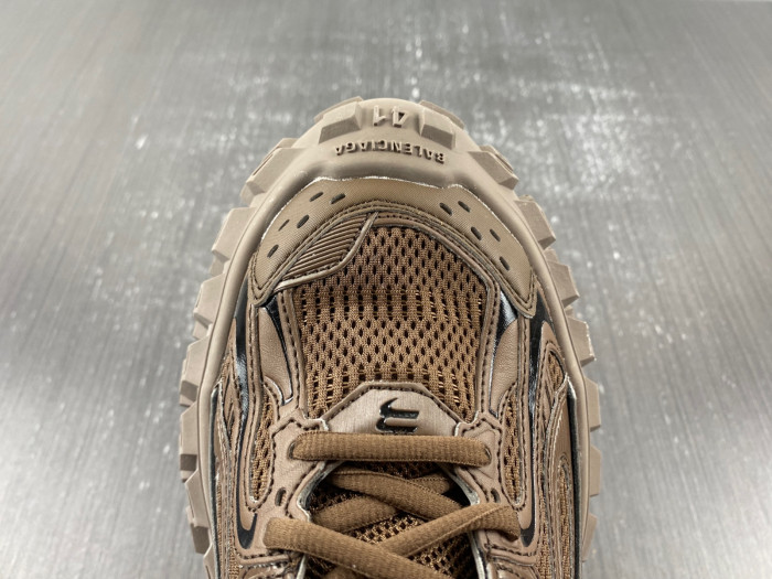 BALCIA DEFENDER SNEAKER