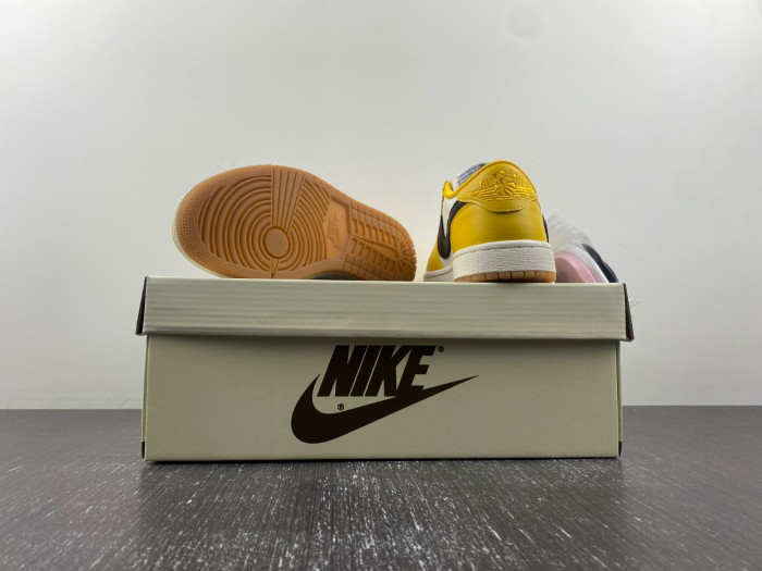 Travis Scott Air Jordan 1 Low OG Canary DZ4137-700