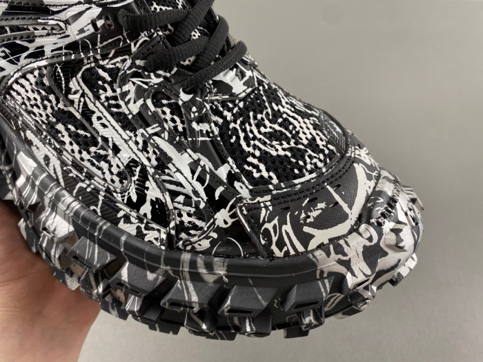 BALCIA DEFENDER SNEAKER