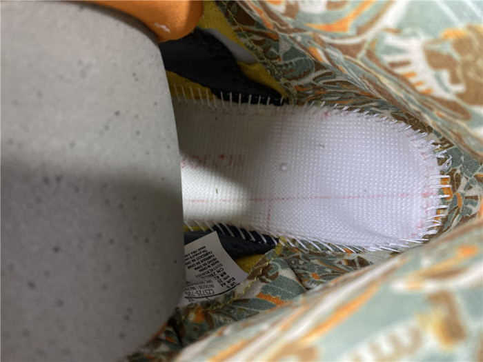 AIR JORDAN 5 “SOLAR ORANGE” CZ5725-700