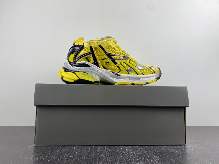 BALCIA RUNNER SNEAKER