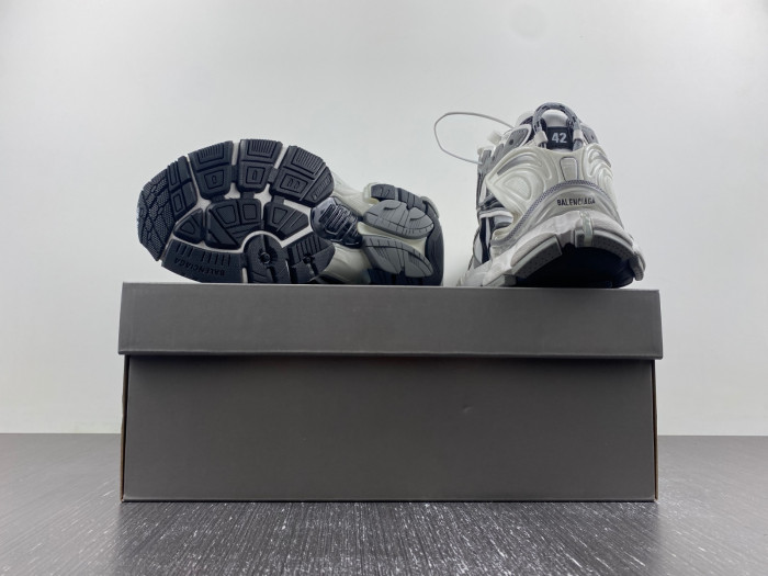 BALCIA RUNNER SNEAKER