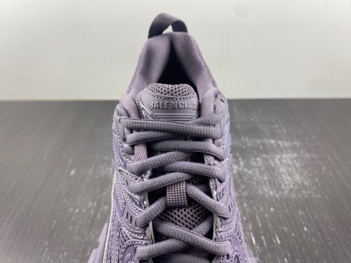 BALCIA DEFENDER SNEAKER