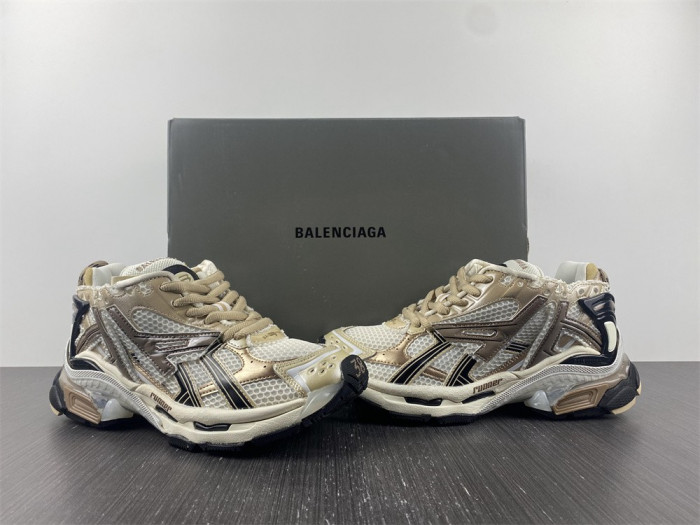 BALCIA RUNNER SNEAKER