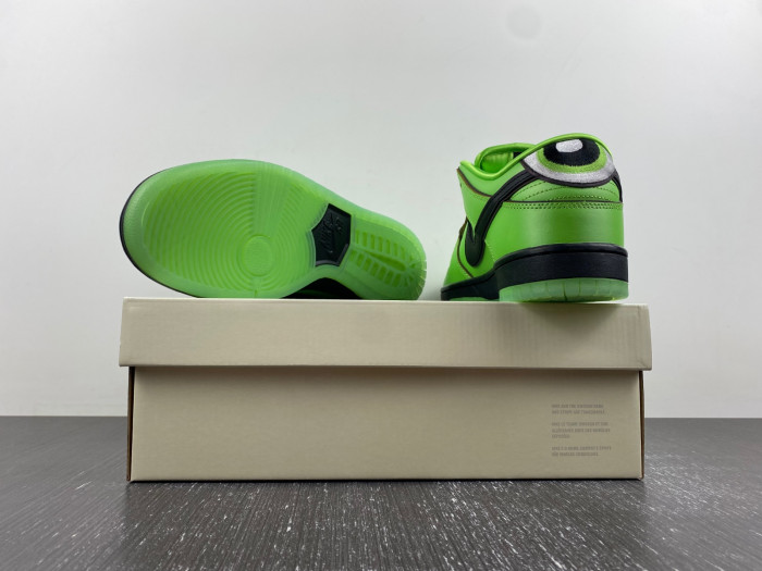 The Powerpuff Girls x Nike SB Dunk Low 