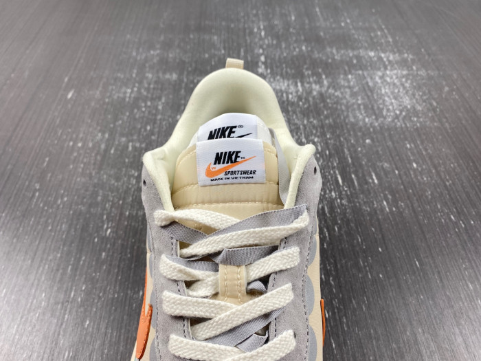 Sacai X NIKe regasus vaporrly SP DD1875-107