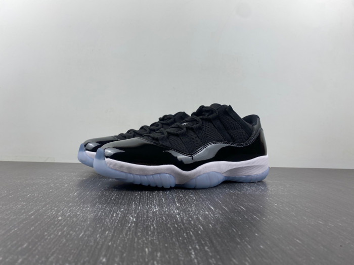 Air Jordan 11 Retro Low "Space Jam" FV5104-004