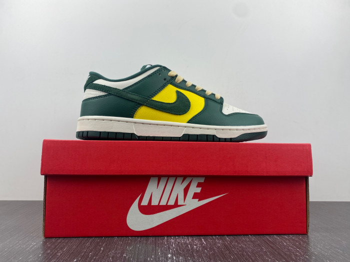 Nike Dunk Low SE Noble Green (Women