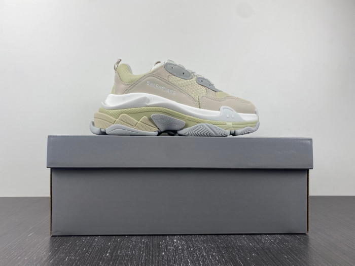 BALCIA TRIPLE S SNEAKER